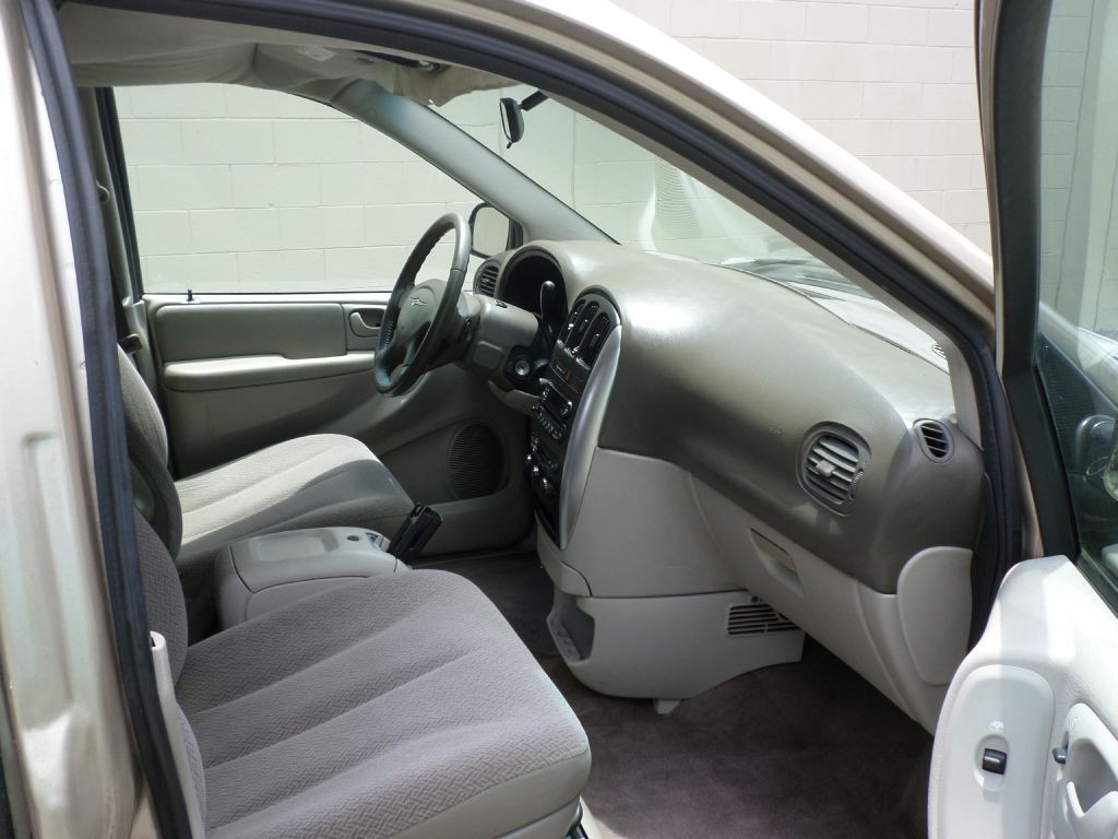 2007 Chrysler Town & Country Image 10