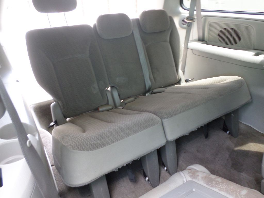 2007 Chrysler Town & Country Image 15