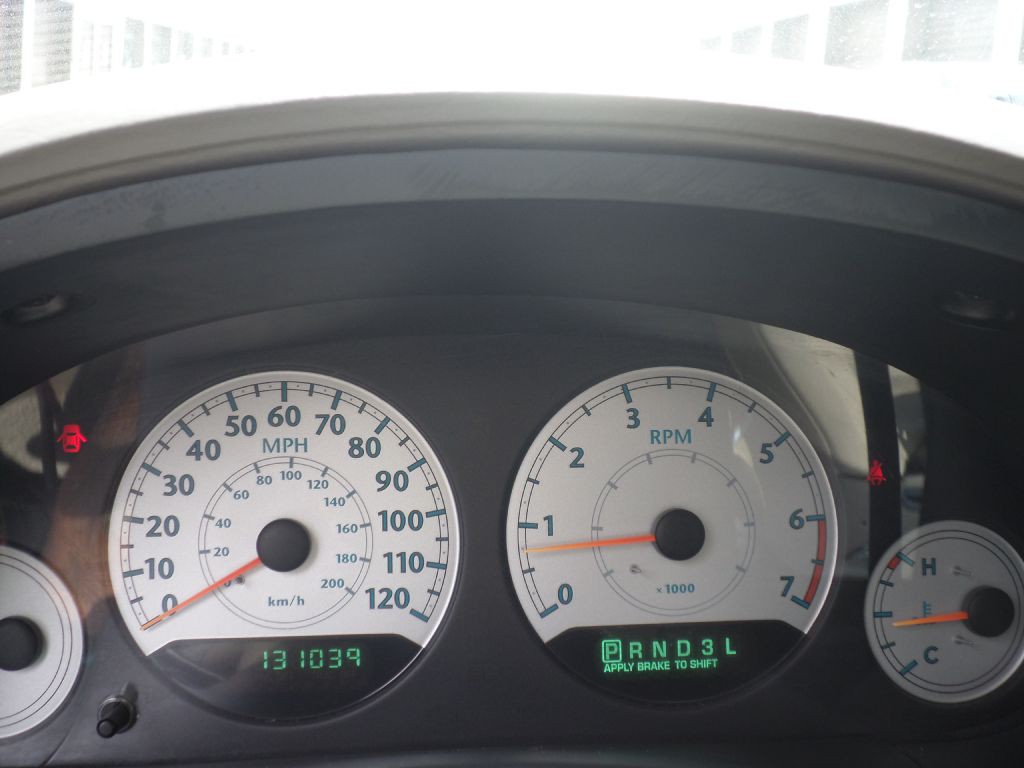 2007 Chrysler Town & Country Image 24