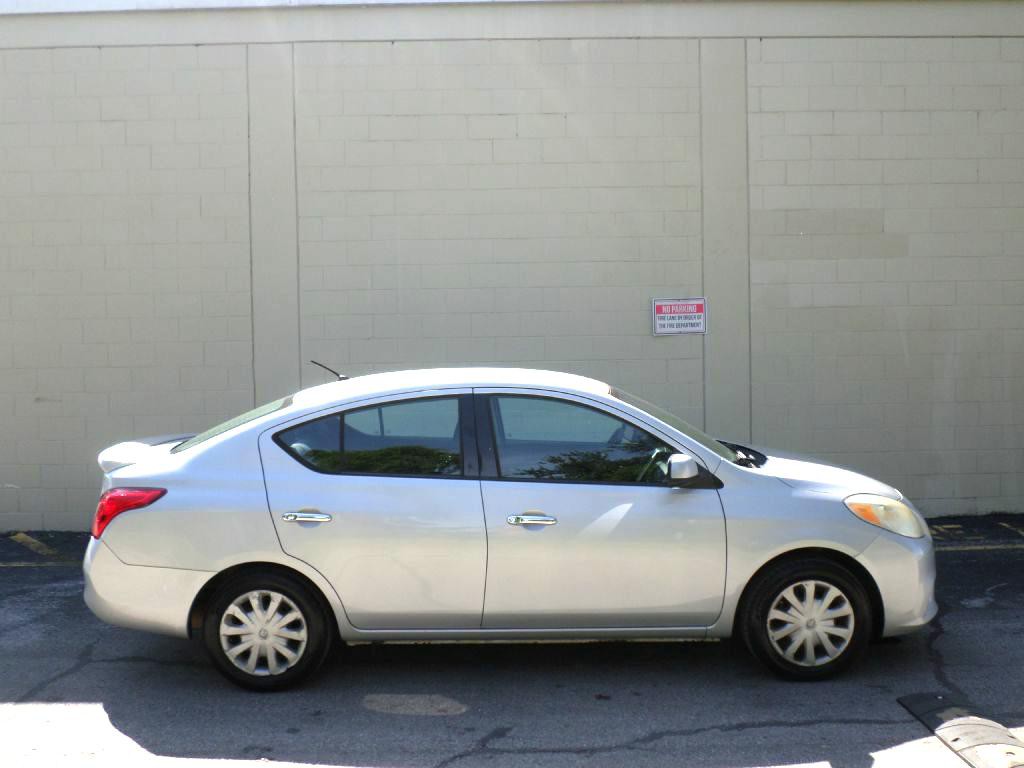 2014 Nissan Versa Image 1
