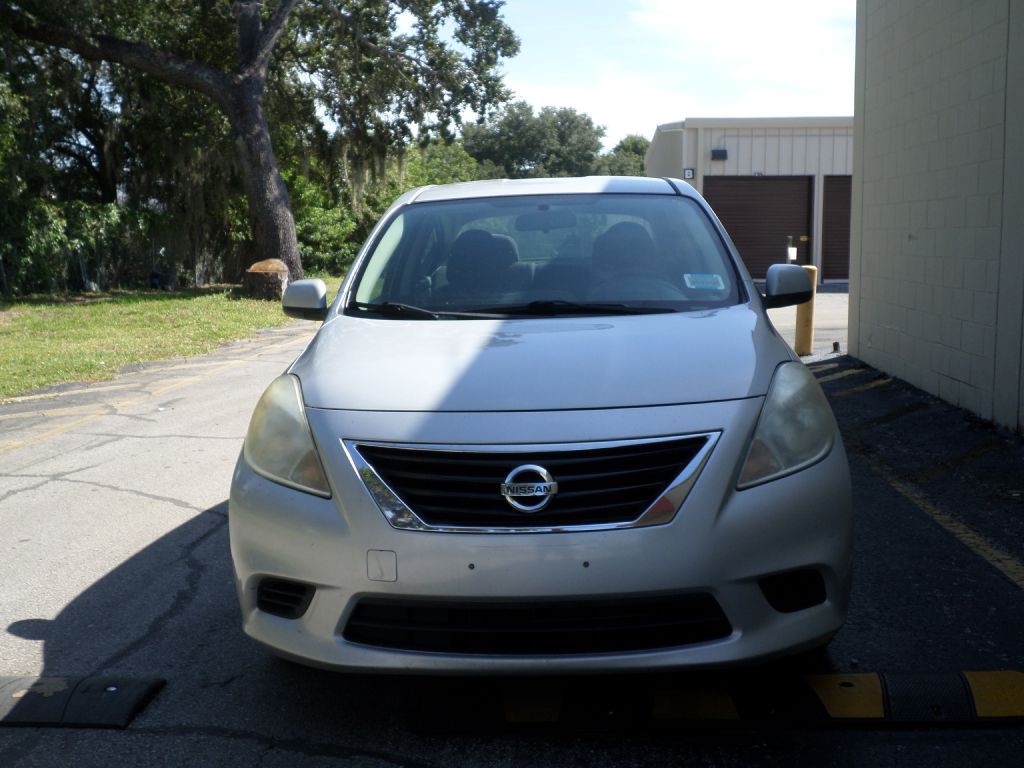 2014 Nissan Versa Image 3