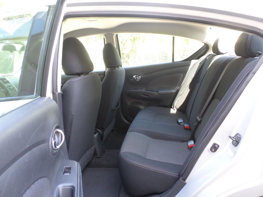 2014 Nissan Versa Image 7