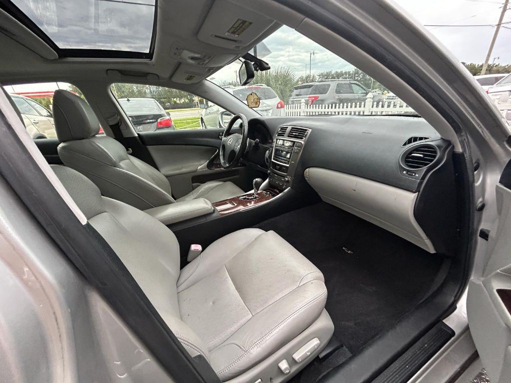 2007 Lexus IS Image 10