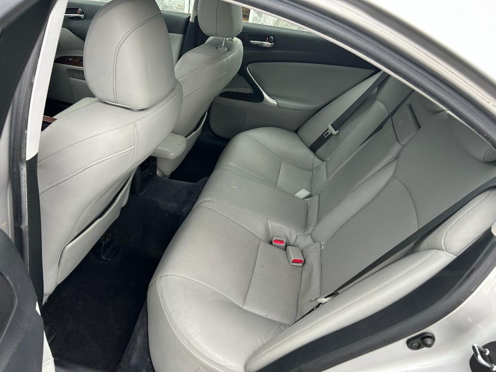 2007 Lexus IS Image 11
