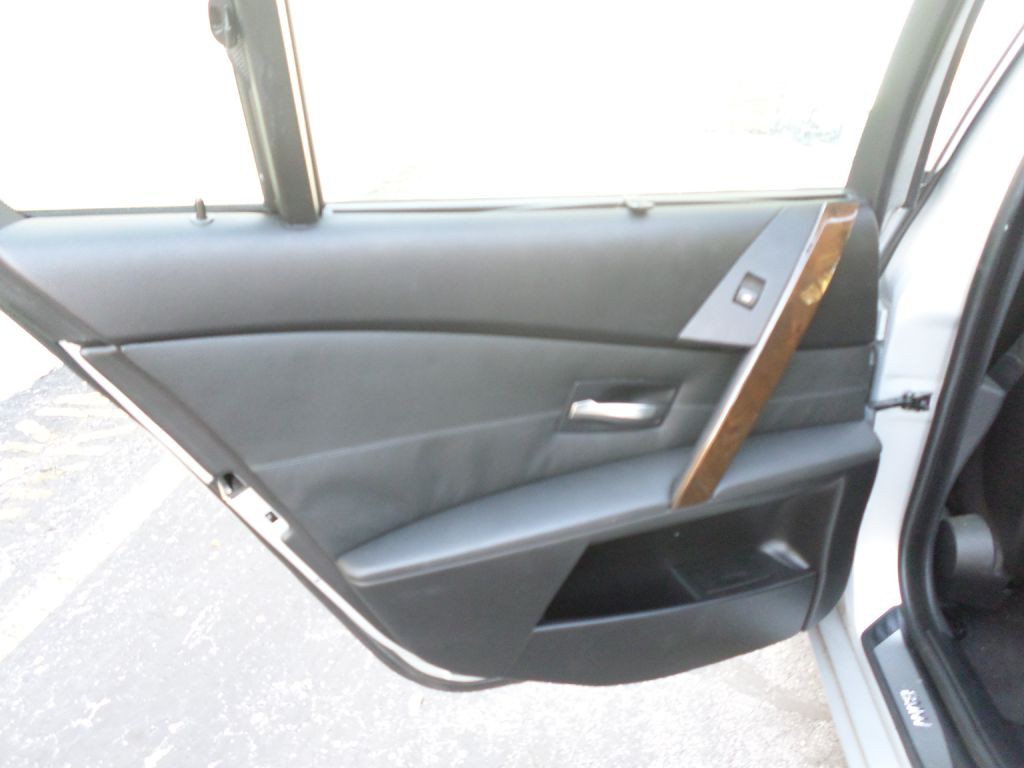 2006 BMW 5 Series Image 16