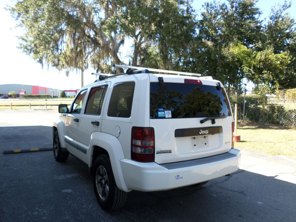 2008 Jeep Liberty Image 6