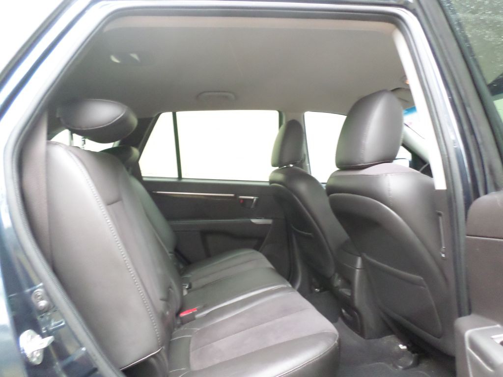 2012 Hyundai Santa Fe Image 11