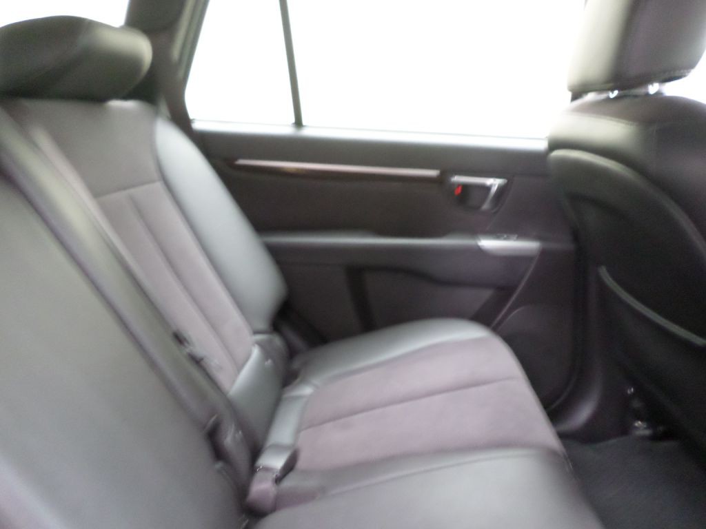 2012 Hyundai Santa Fe Image 17