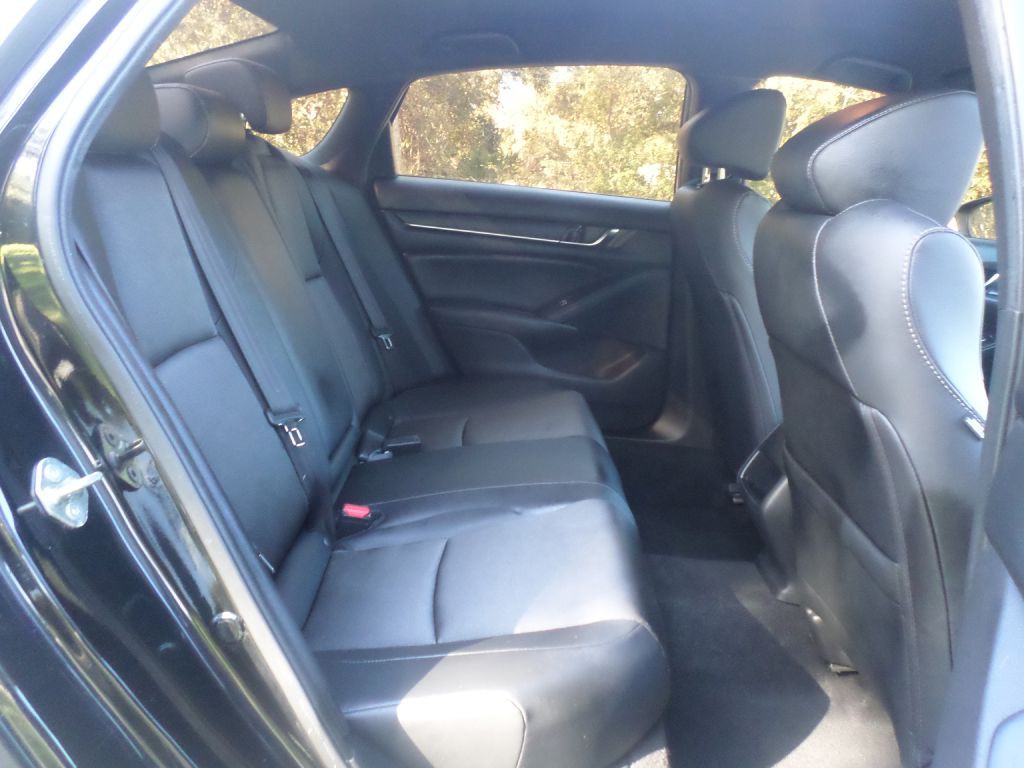2019 Honda Accord Image 10