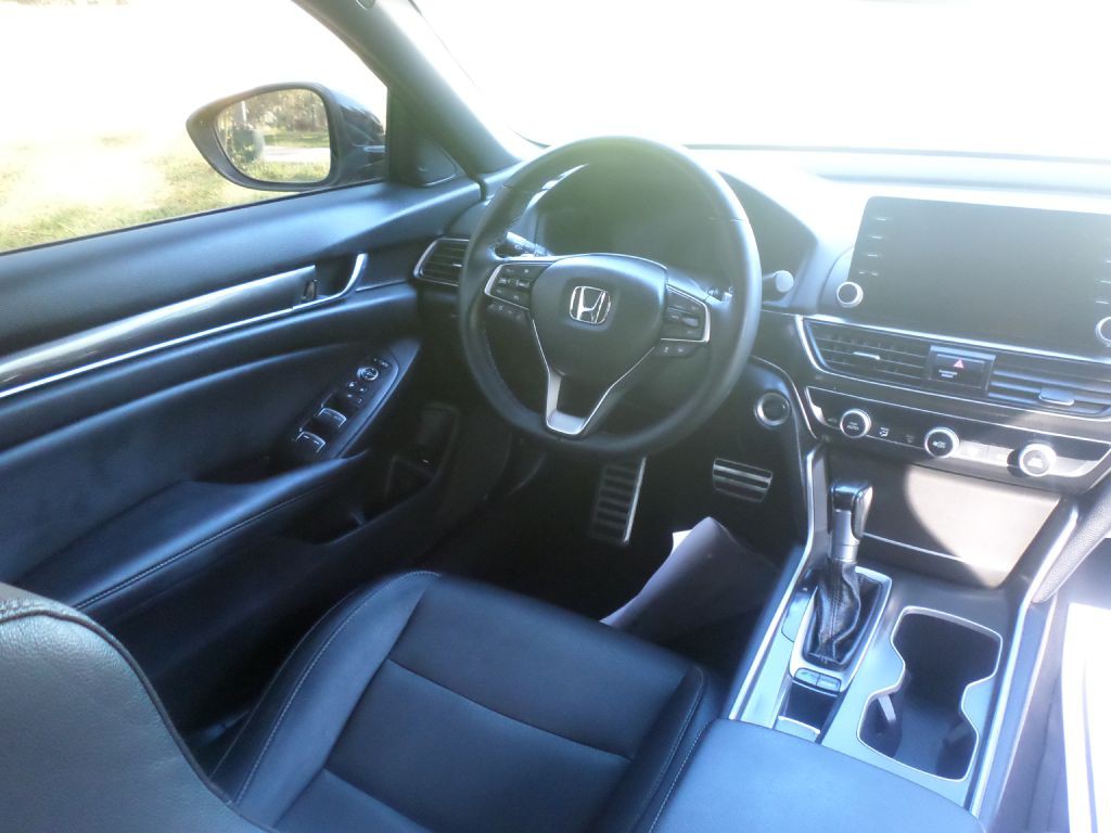 2019 Honda Accord Image 12