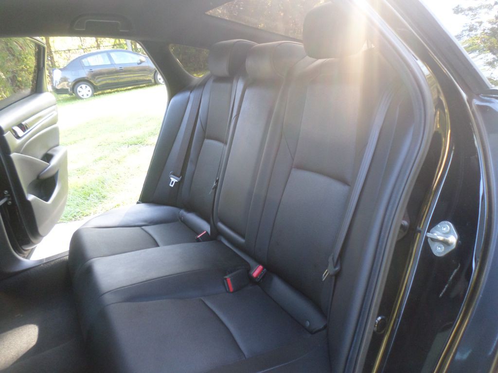 2019 Honda Accord Image 16