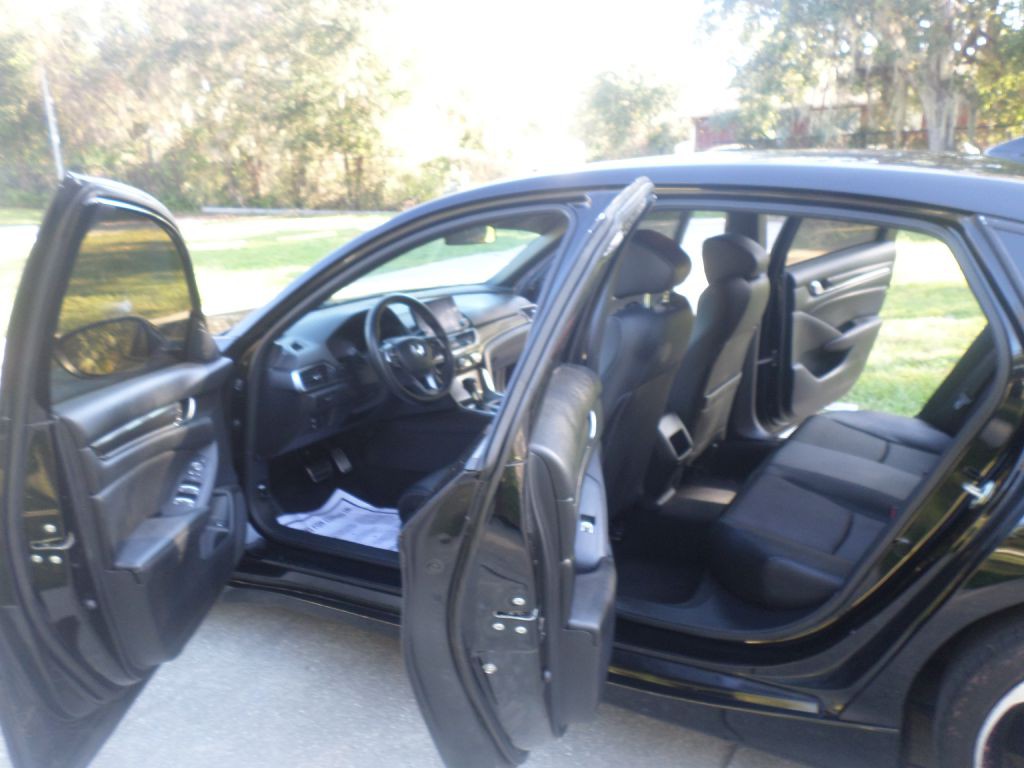 2019 Honda Accord Image 18