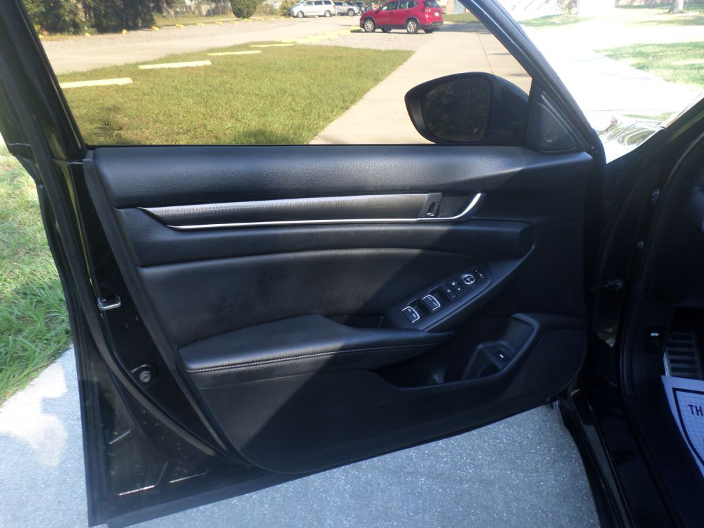 2019 Honda Accord Image 19