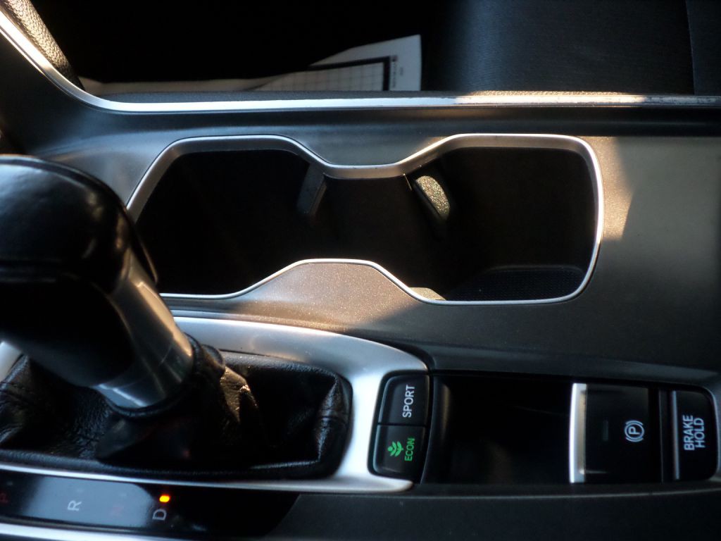 2019 Honda Accord Image 30