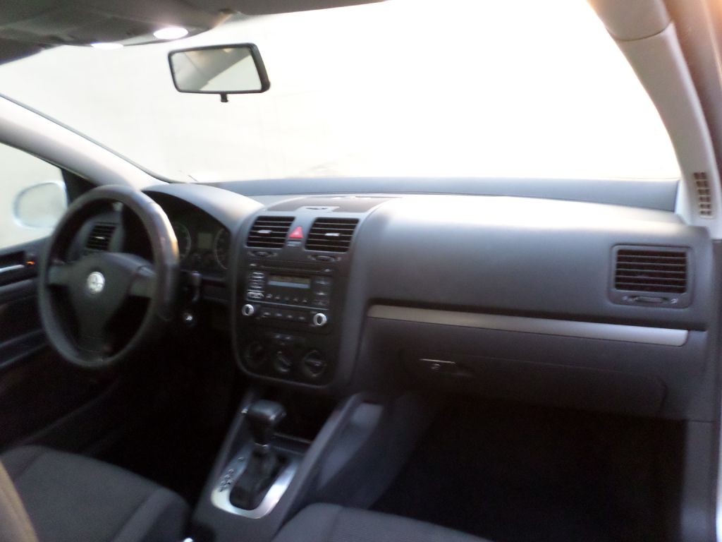 2006 Volkswagen Rabbit Image 10