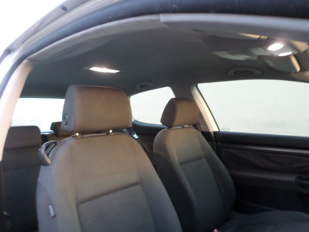 2006 Volkswagen Rabbit Image 11