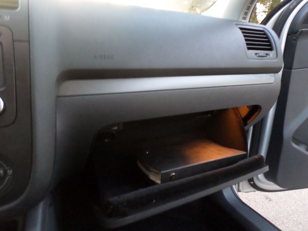 2006 Volkswagen Rabbit Image 16