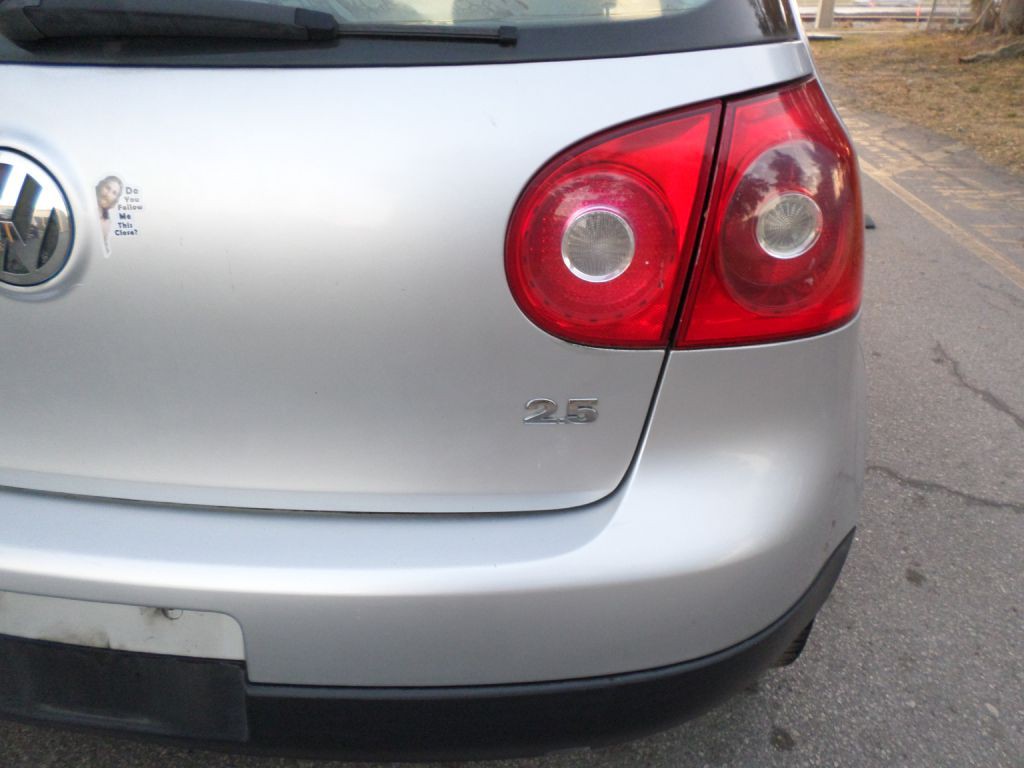 2006 Volkswagen Rabbit Image 23