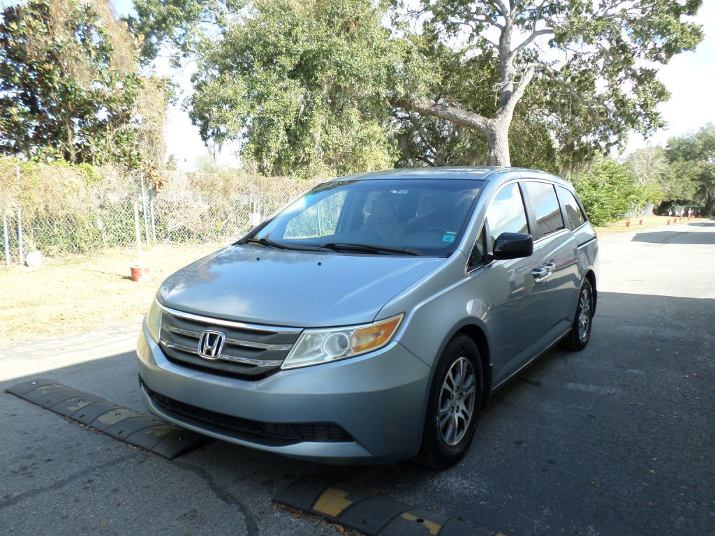 2011 Honda Odyssey Image 4