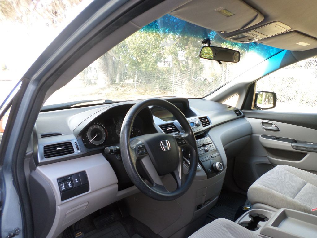 2011 Honda Odyssey Image 13
