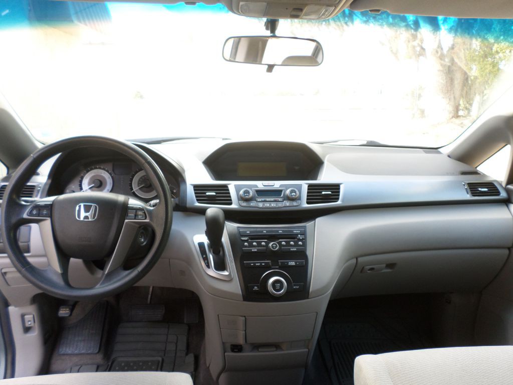 2011 Honda Odyssey Image 16