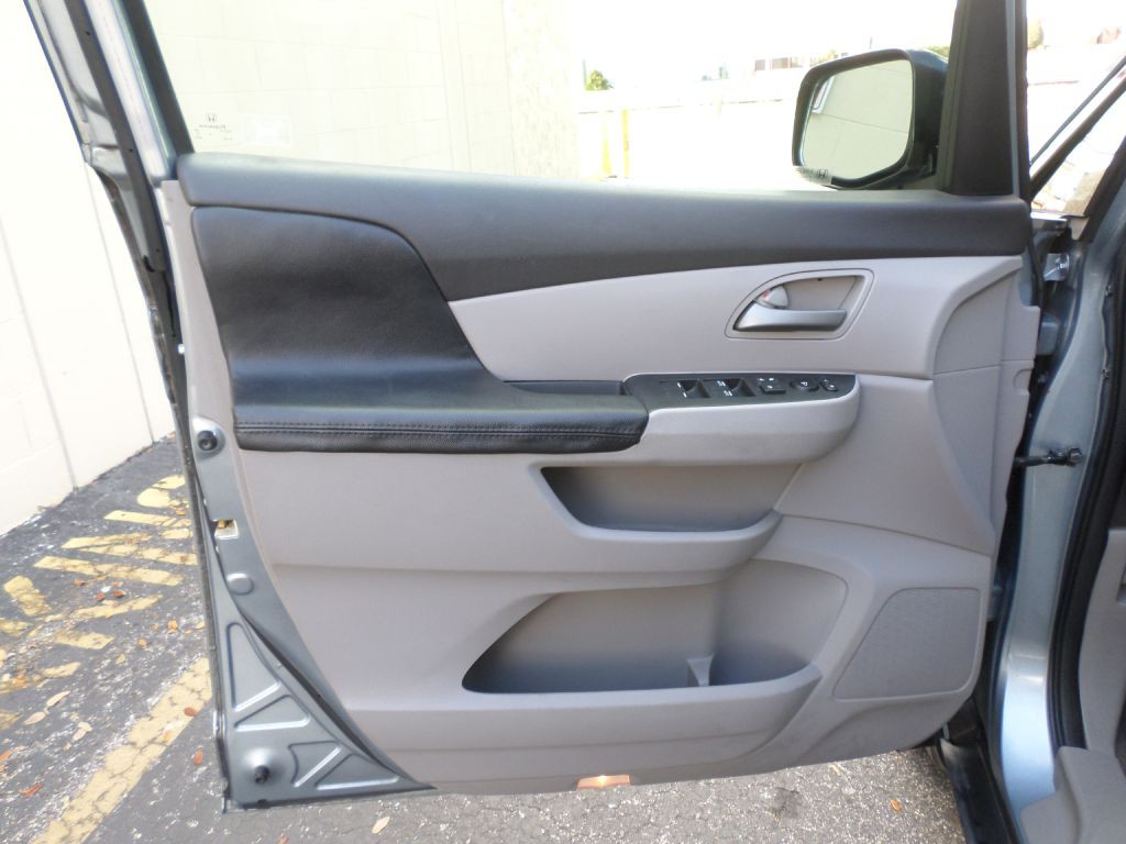 2011 Honda Odyssey Image 20