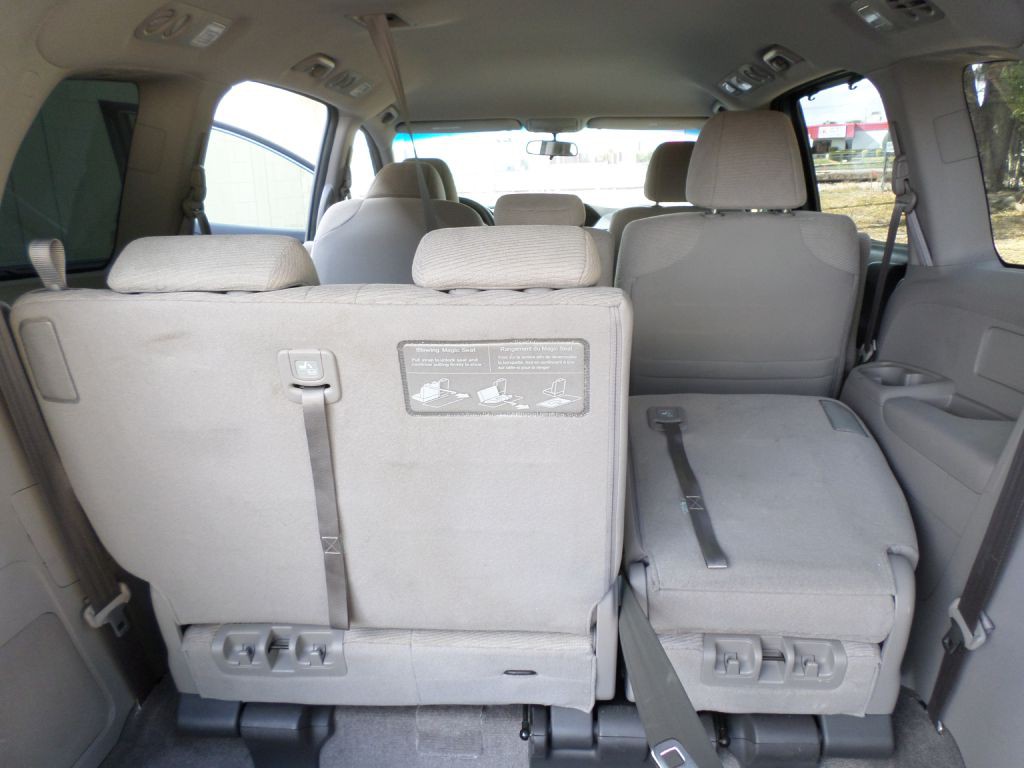 2011 Honda Odyssey Image 25