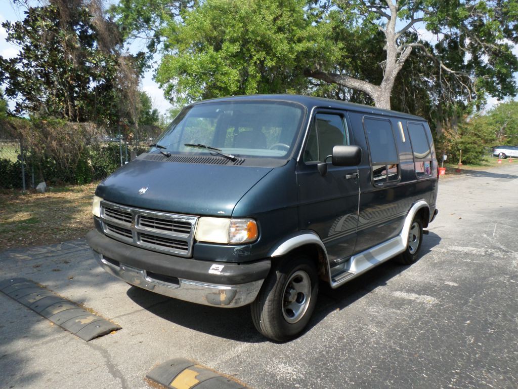 1997 Dodge Ram Van Image 4