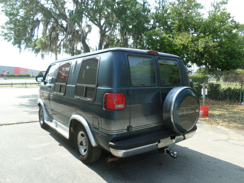 1997 Dodge Ram Van Image 7