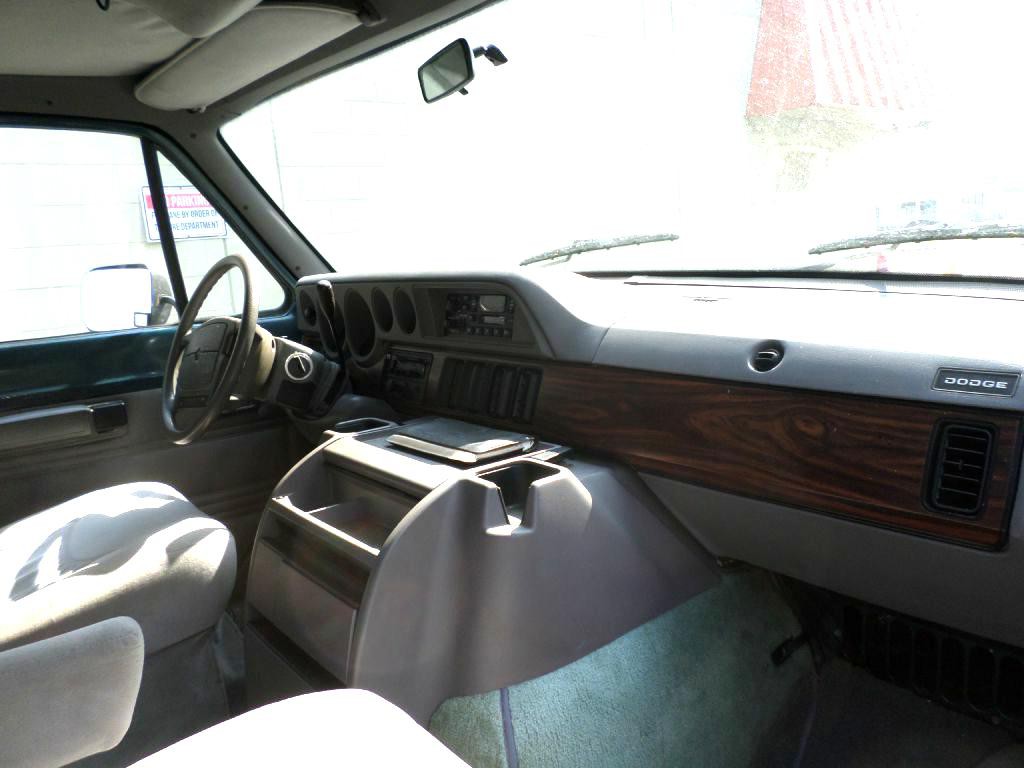 1997 Dodge Ram Van Image 16