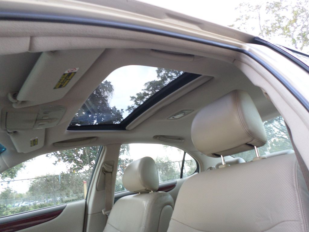 2003 Lexus ES Image 13