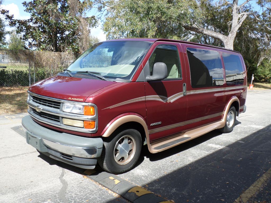 2000 Chevrolet Express Image 5