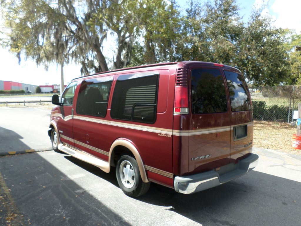 2000 Chevrolet Express Image 6