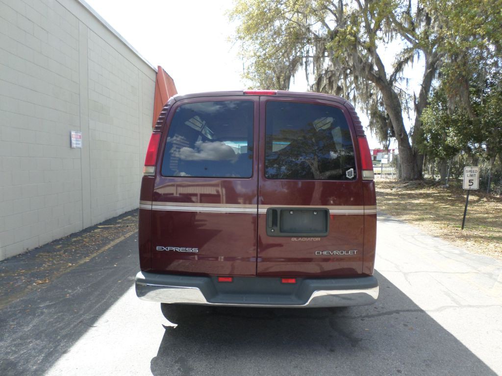 2000 Chevrolet Express Image 7