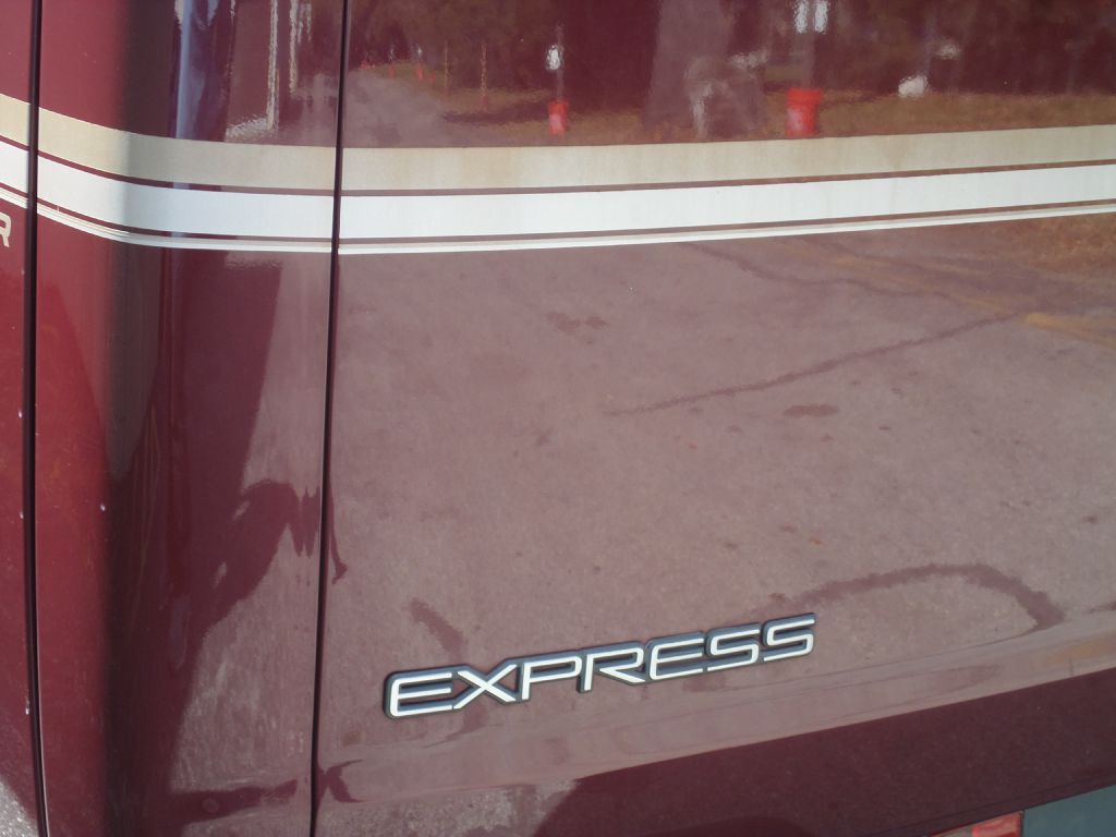 2000 Chevrolet Express Image 10