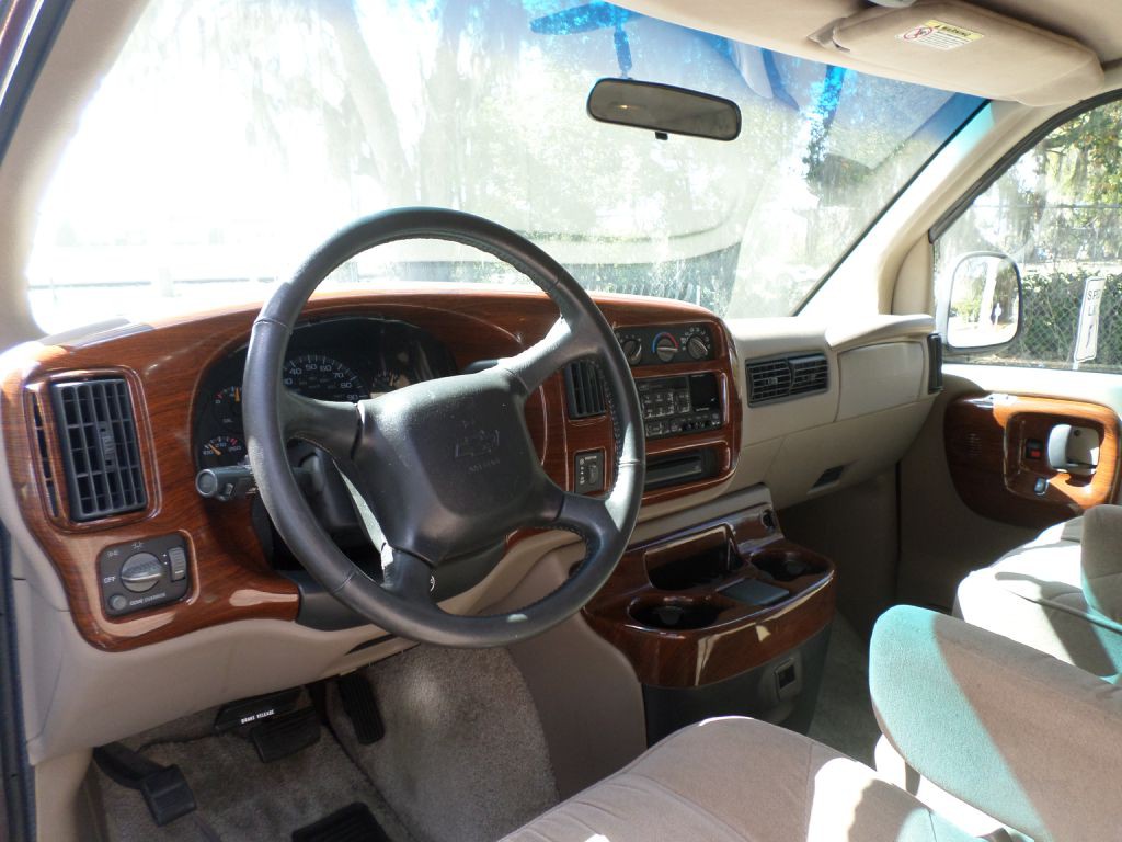 2000 Chevrolet Express Image 15