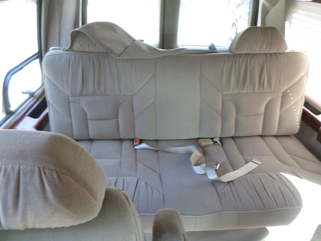 2000 Chevrolet Express Image 31