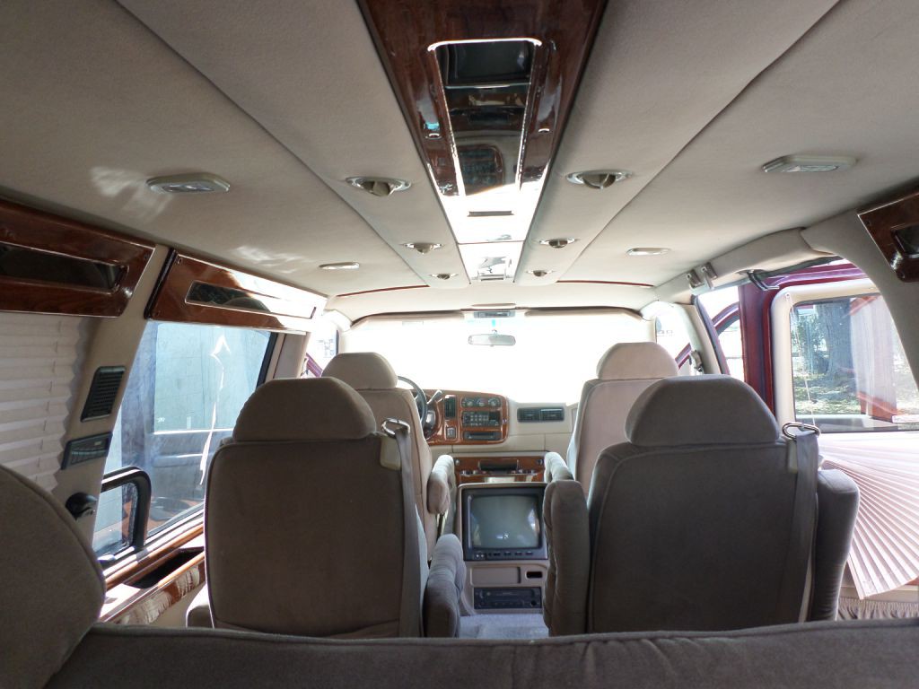 2000 Chevrolet Express Image 39