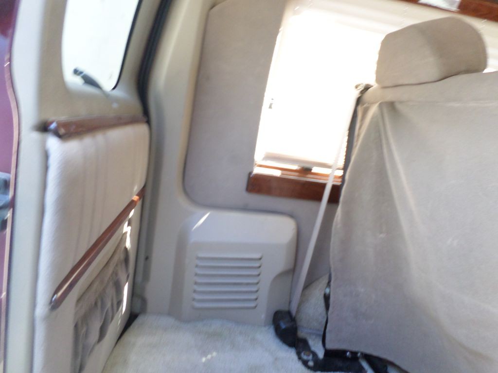 2000 Chevrolet Express Image 40