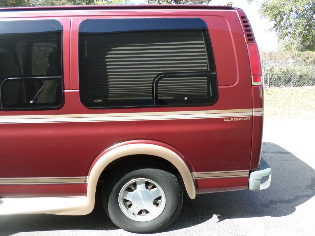 2000 Chevrolet Express Image 42