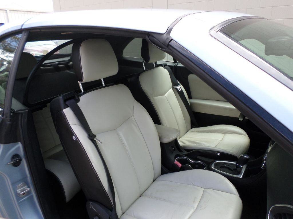 2012 Chrysler 200 Image 10