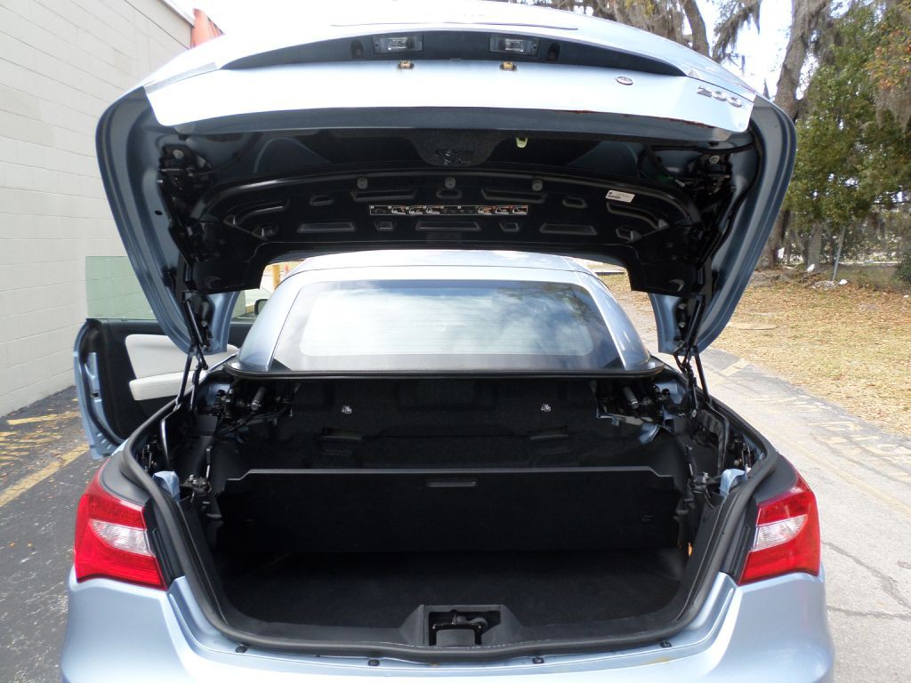 2012 Chrysler 200 Image 15