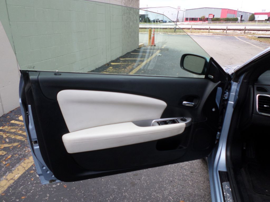 2012 Chrysler 200 Image 19