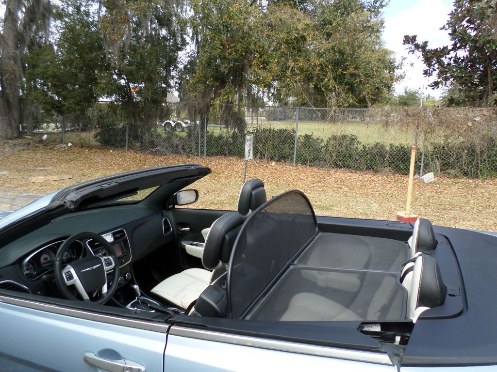 2012 Chrysler 200 Image 26