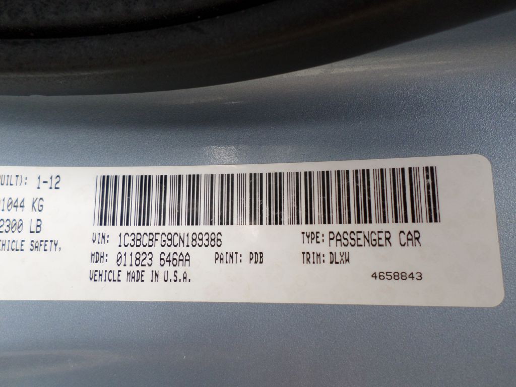 2012 Chrysler 200 Image 32