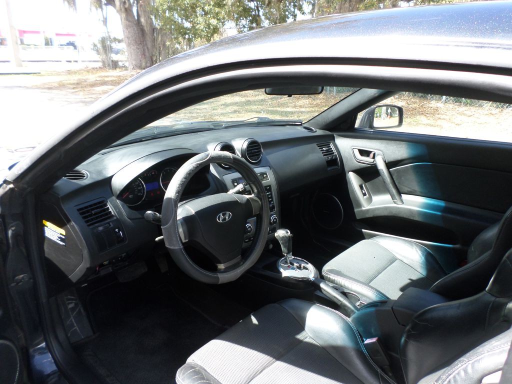 2007 Hyundai Tiburon Image 10