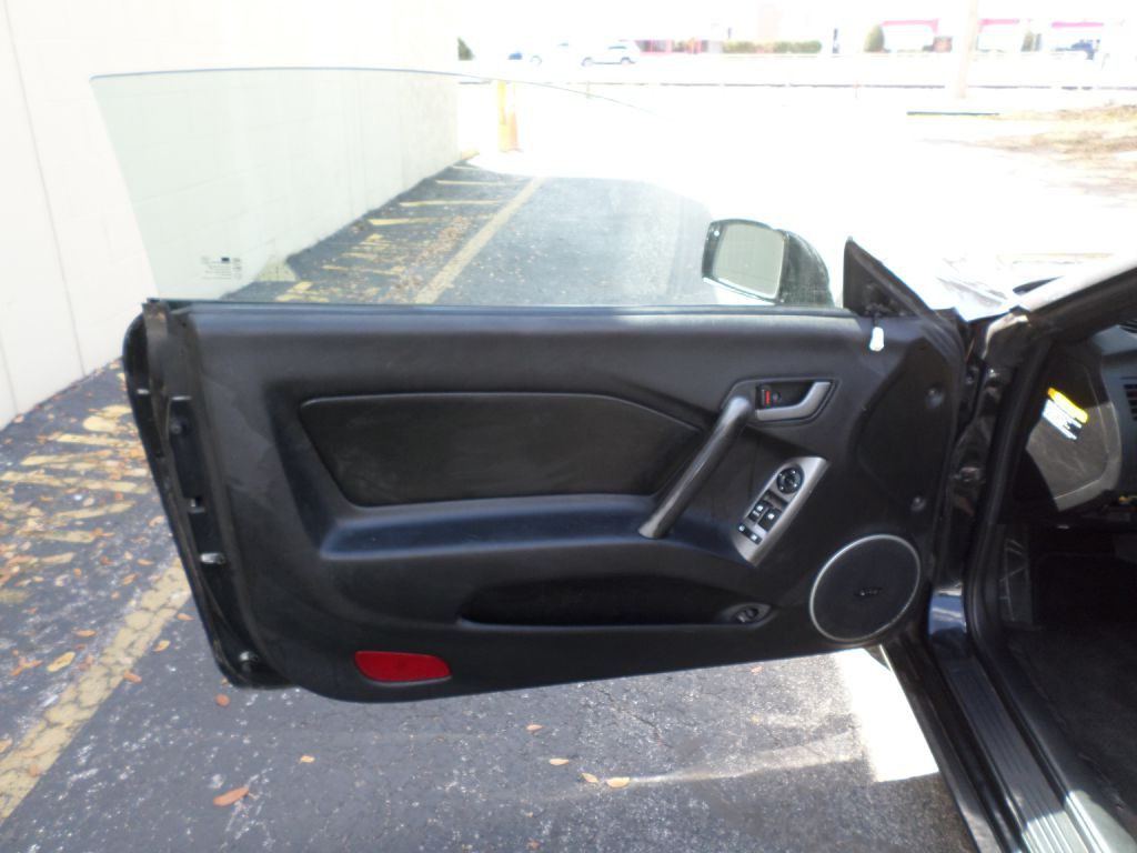 2007 Hyundai Tiburon Image 11