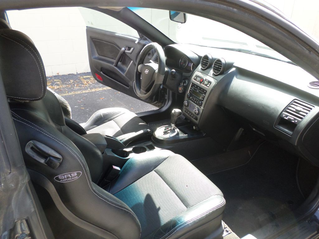 2007 Hyundai Tiburon Image 12