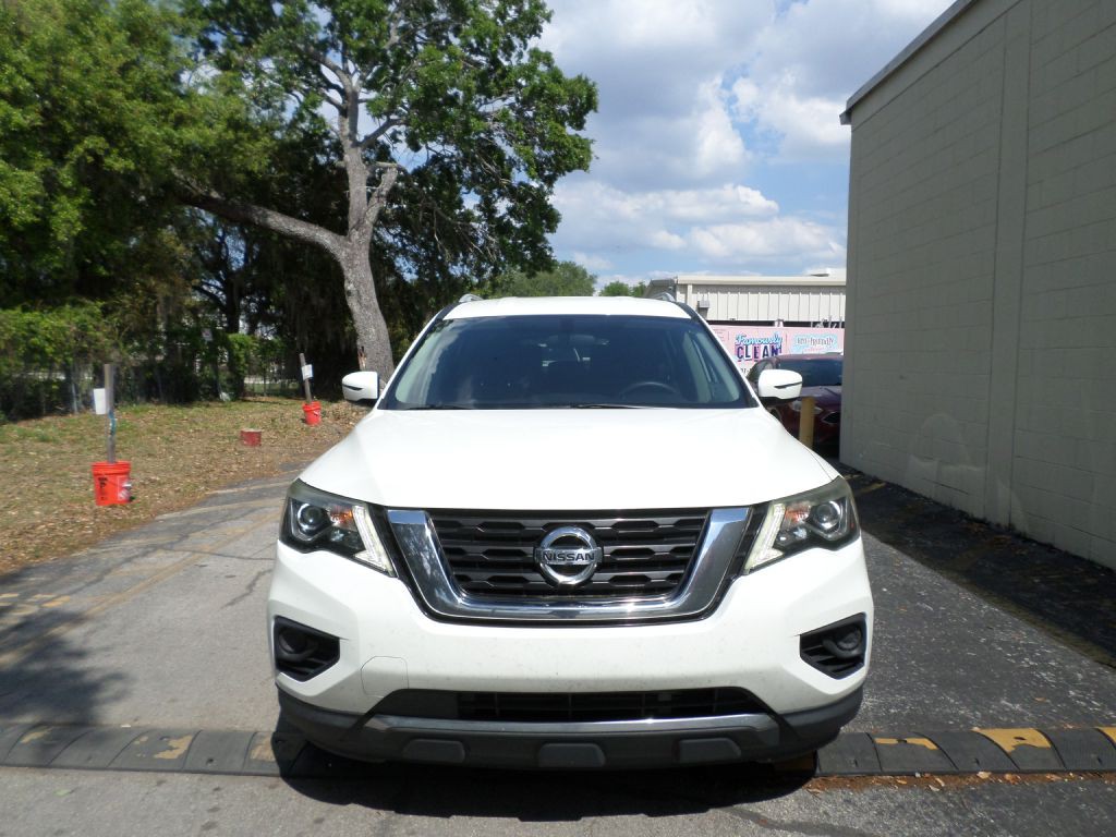 2019 Nissan Pathfinder Image 2