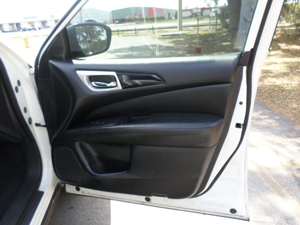 2019 Nissan Pathfinder Image 9